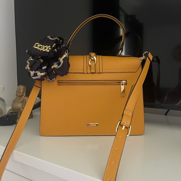 Aldo Yellow Purse - Picture 2 of 6